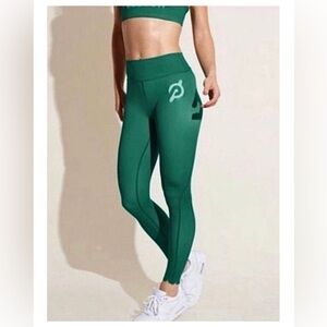 Peloton Holiday Limited Edition Scalloped Hem Leggings